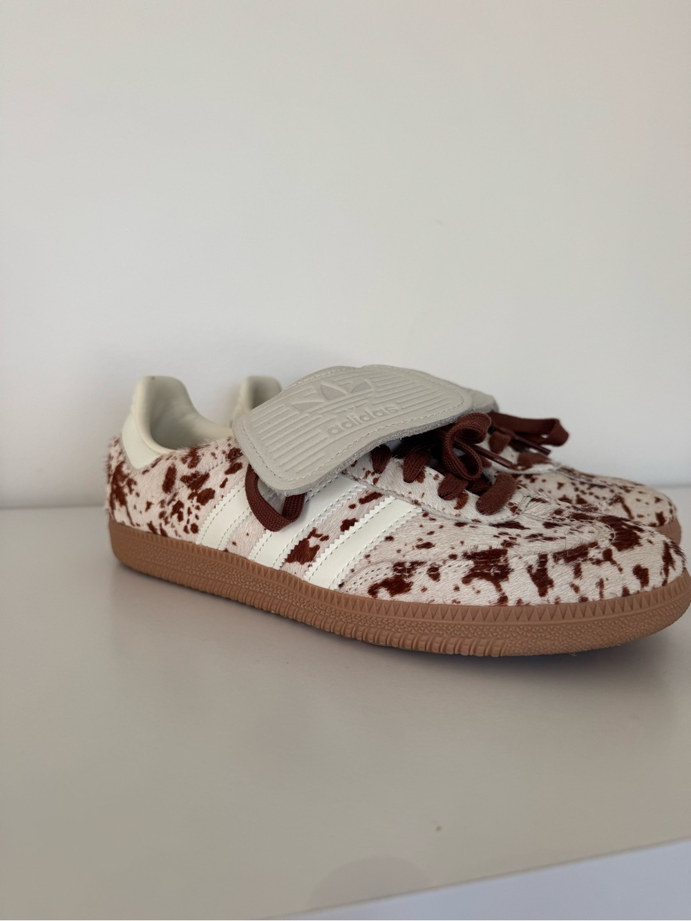 Cow Print Samba Long Tongue Shoes size 8 - Picture 8 of 11
